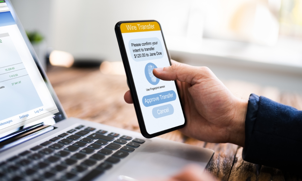 2FA zaštitu u bankovnim aplikacijama aktivirate u podešavanjima naloga biranjem opcije za verifikaciju putem SMS-a ili aplikacije